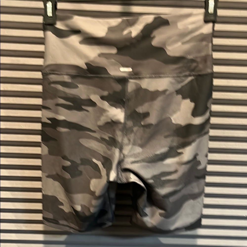 A/E Camouflage High-Waisted Shorts - Picture 2 of 4